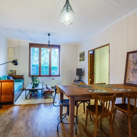 Les Magnolias ホームステイ ウラン